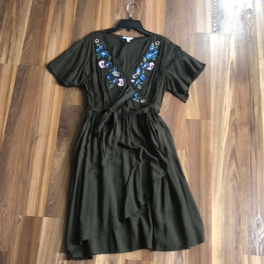 Sonoma Green Wrap Style Dress with embroidery